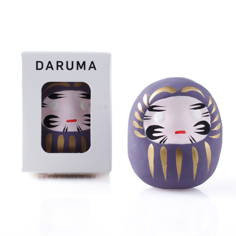 Daruma panenka - dlouhověkost 4,8 cm fialová