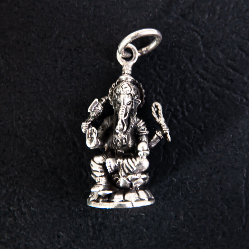 Přívěsek stříbro Ganesh na podstavci