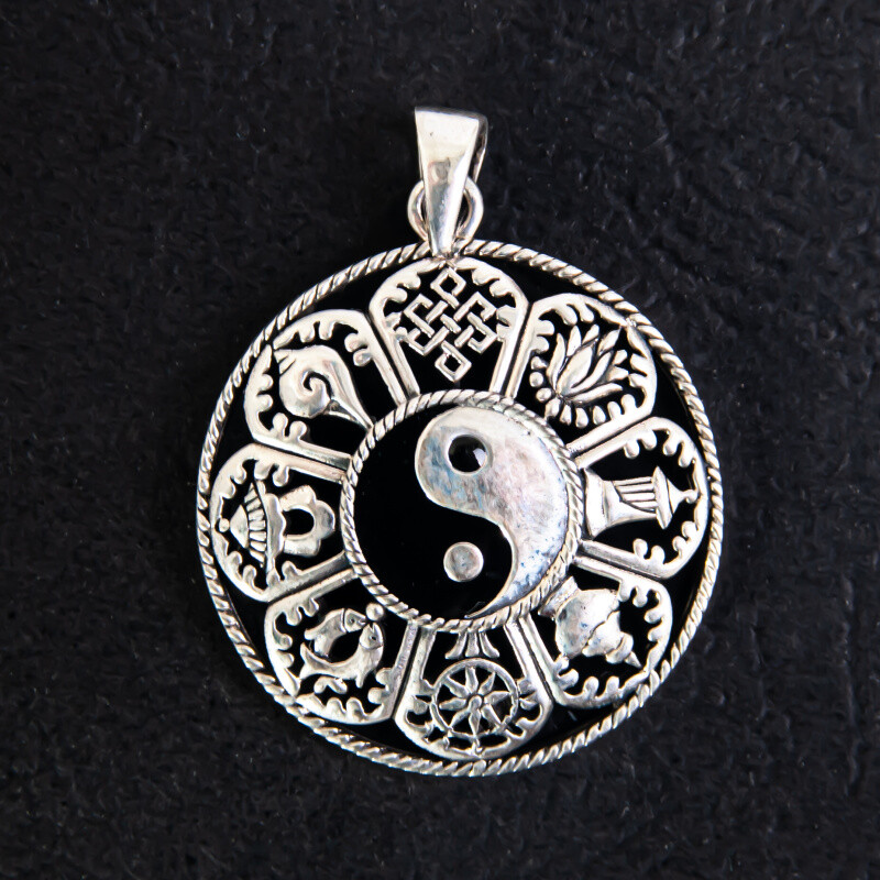 Přívěsek stříbro Yin Yang v kruhu symbolů