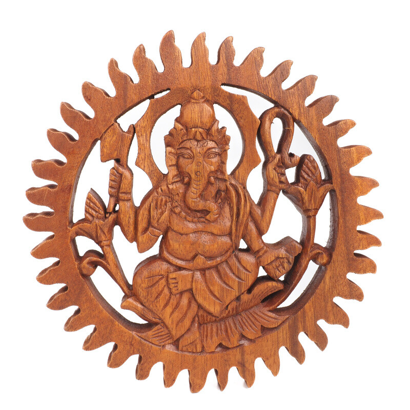 Závěsná dekorace dřevo Ganesha kruh 20 cm tmavá