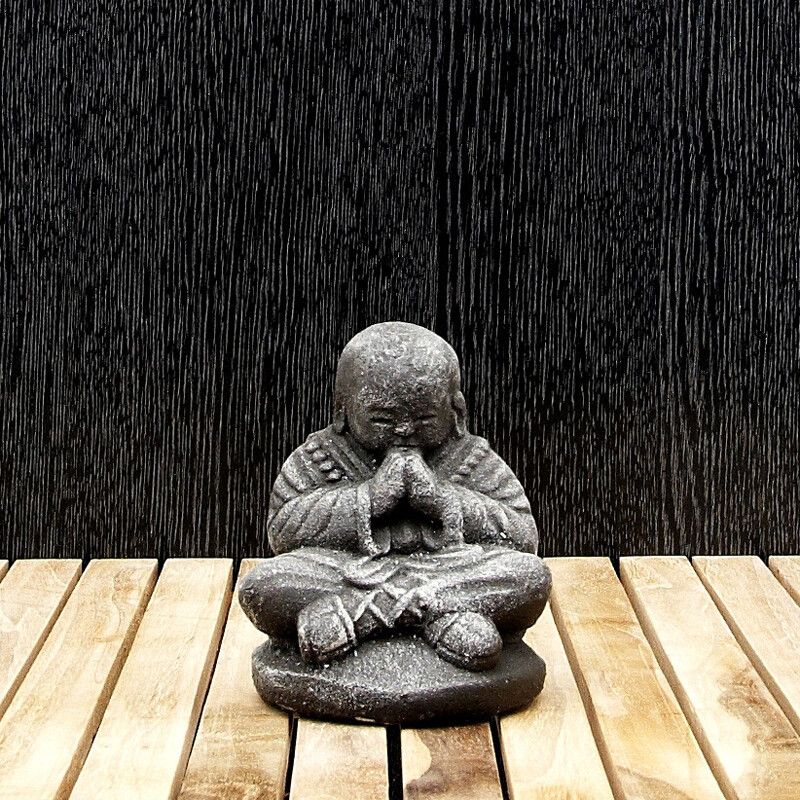 Soška kámen Monk Gassho 12 cm šedá